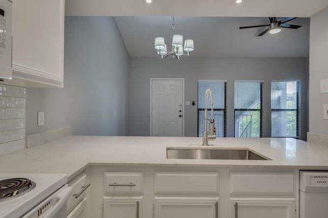2901 San Jacinto BLVD 306, Austin, TX 78705