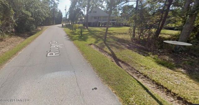 01 River Drive, Bay Saint Louis, MS 39520
