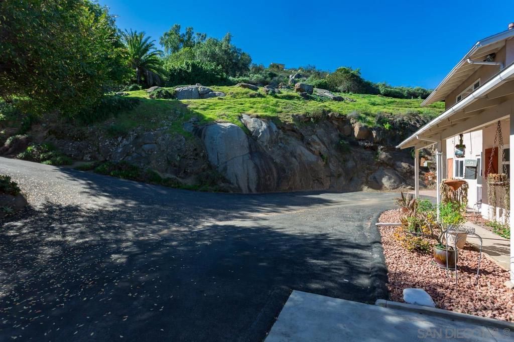 Image 36 of property listing at 2019 Avenida Penasco, El Cajon, CA 92019