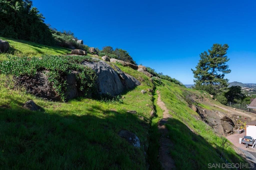 Image 37 of property listing at 2019 Avenida Penasco, El Cajon, CA 92019