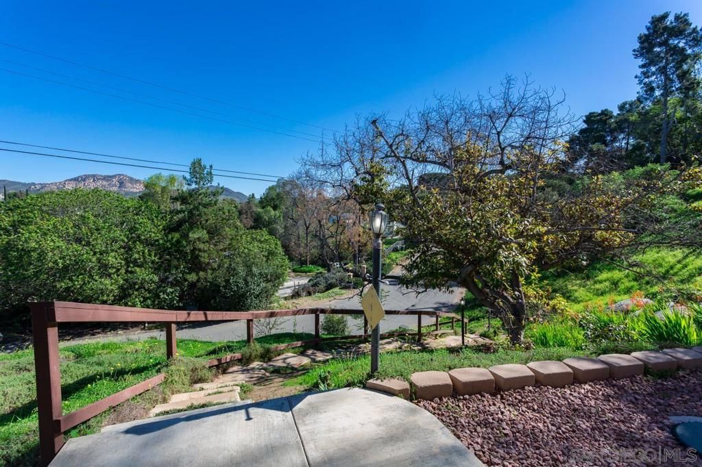 Image 5 of property listing at 2019 Avenida Penasco, El Cajon, CA 92019