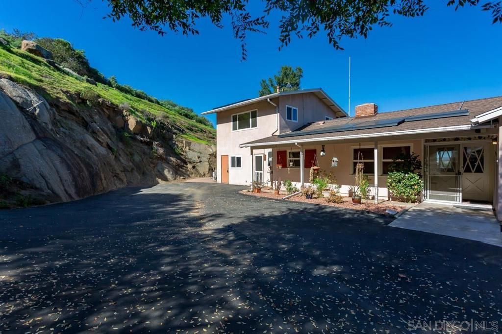 Image 6 of property listing at 2019 Avenida Penasco, El Cajon, CA 92019