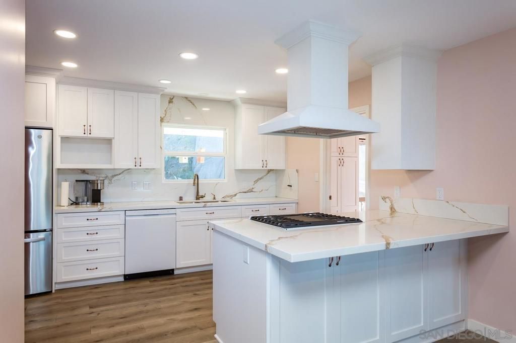 Image 7 of property listing at 2019 Avenida Penasco, El Cajon, CA 92019