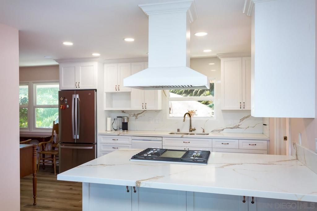 Image 8 of property listing at 2019 Avenida Penasco, El Cajon, CA 92019