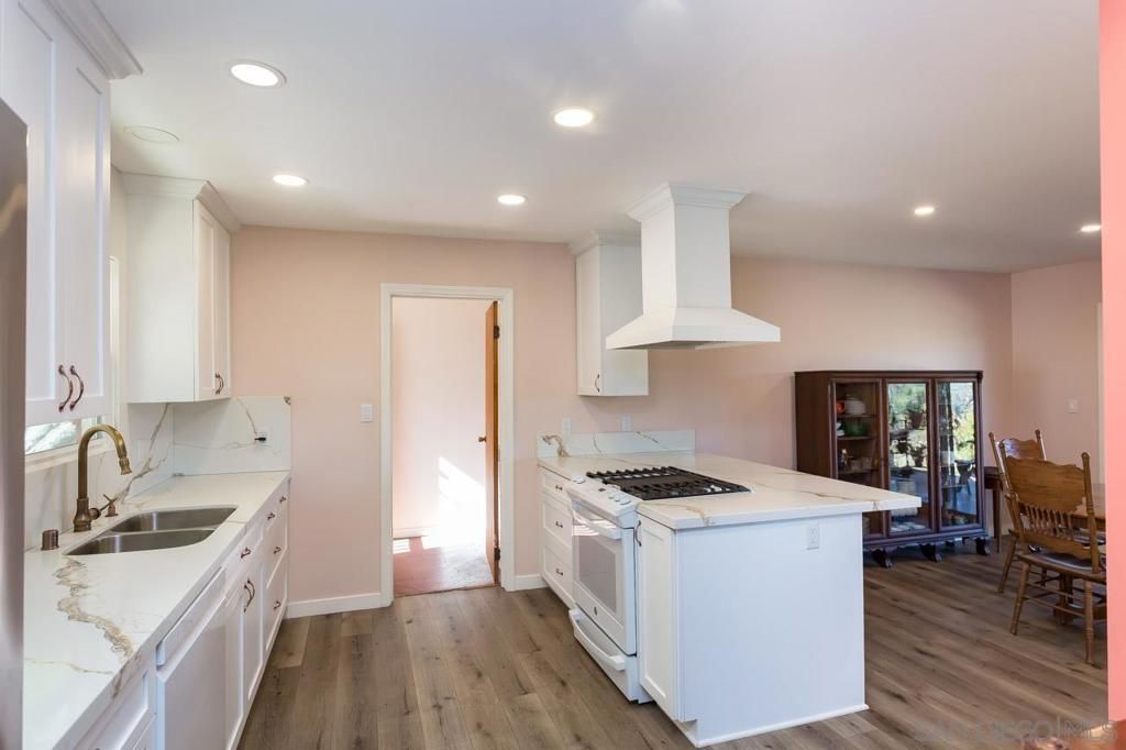 Image 9 of property listing at 2019 Avenida Penasco, El Cajon, CA 92019