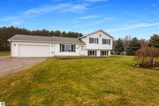 9532 Schichtel Road, Kingsley, MI 49649