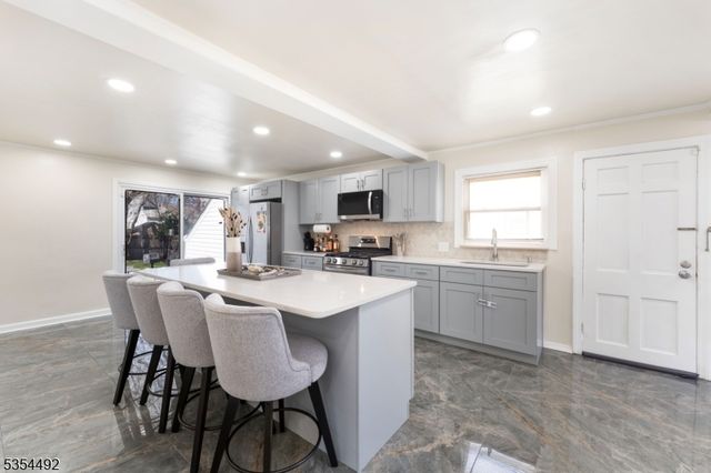 132 S Maple Ave, Springfield Twp., NJ 07081