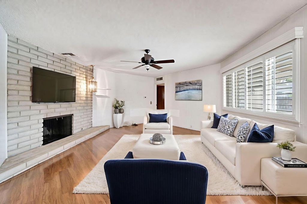 Image 10 of property listing at 2130 N Garden Avenue, Fresno, CA 93703