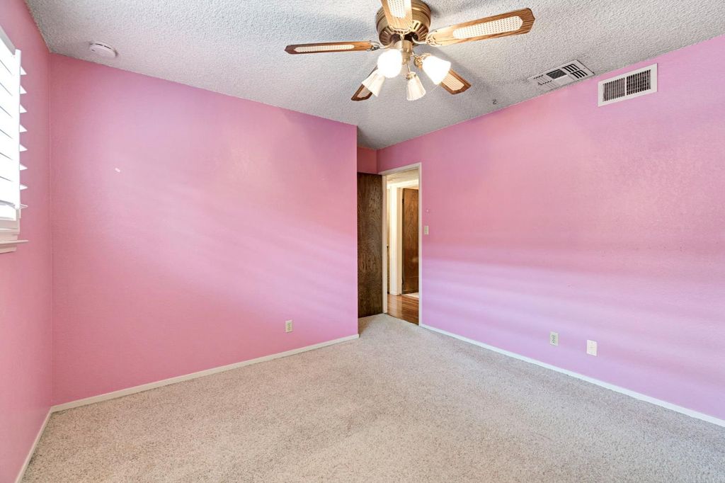 Image 19 of property listing at 2130 N Garden Avenue, Fresno, CA 93703