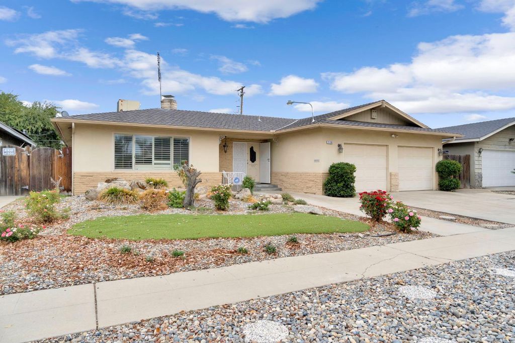 Image 2 of property listing at 2130 N Garden Avenue, Fresno, CA 93703