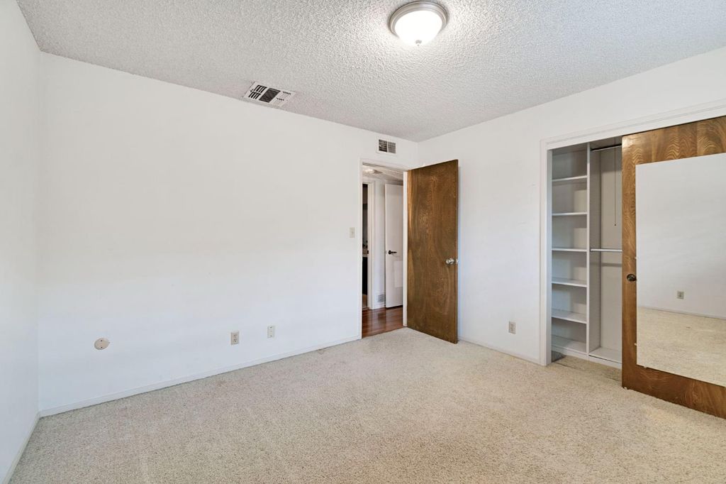 Image 22 of property listing at 2130 N Garden Avenue, Fresno, CA 93703