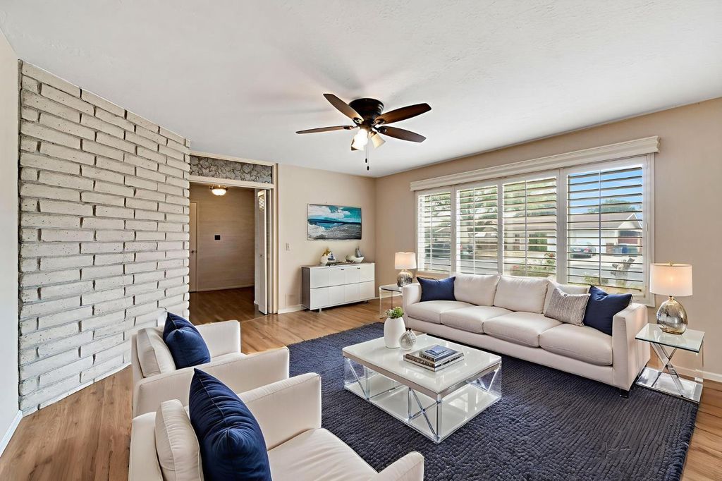 Image 8 of property listing at 2130 N Garden Avenue, Fresno, CA 93703