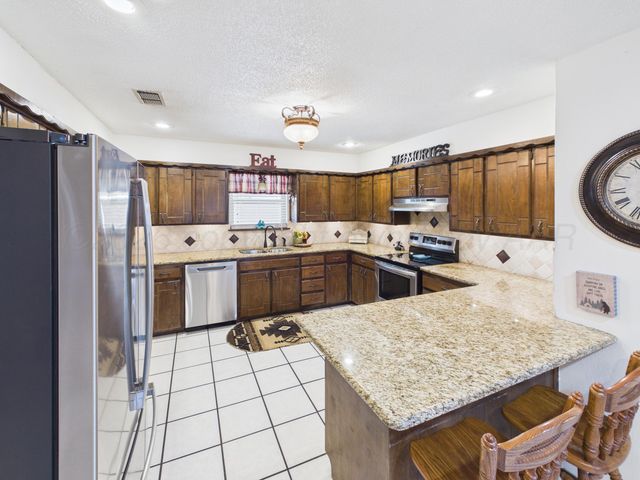 2735 N CHEROKEE Drive, Pampa, TX 79065