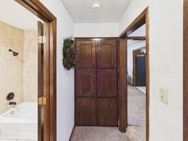 2735 N CHEROKEE Drive, Pampa, TX 79065