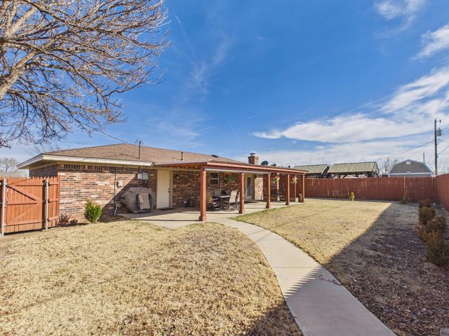 2735 N CHEROKEE Drive, Pampa, TX 79065