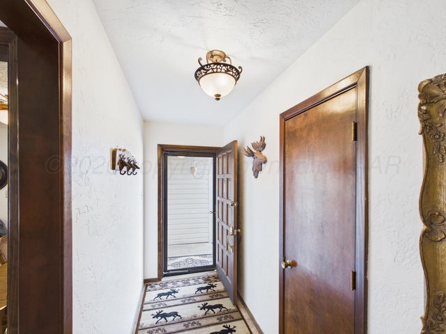 2735 N CHEROKEE Drive, Pampa, TX 79065