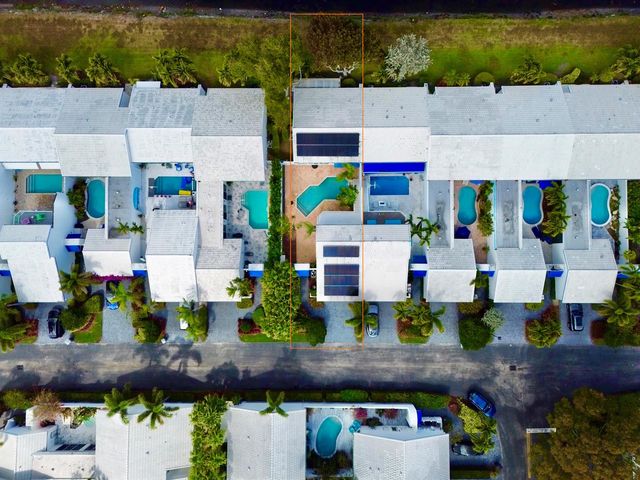 3687 Mykonos Court, Boca Raton, FL 33487