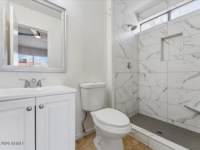 7522 W HIGHLAND Avenue, Phoenix, AZ 85033