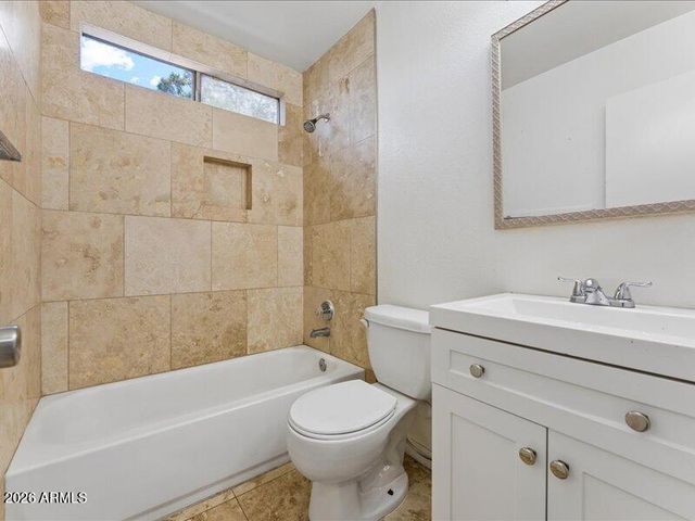 7522 W HIGHLAND Avenue, Phoenix, AZ 85033
