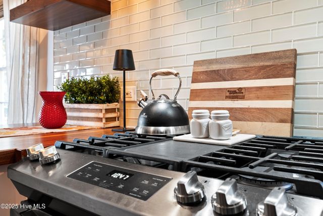 204 Lakeshore Drive, Lake Waccamaw, NC 28450