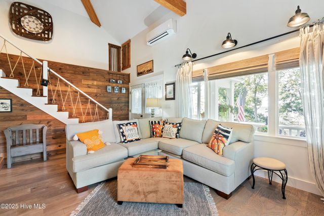 204 Lakeshore Drive, Lake Waccamaw, NC 28450