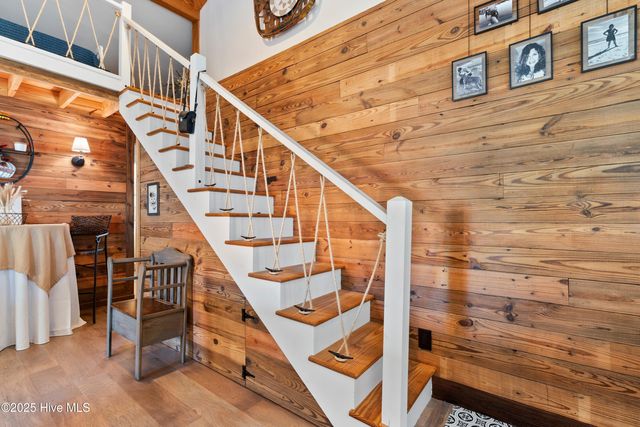 204 Lakeshore Drive, Lake Waccamaw, NC 28450