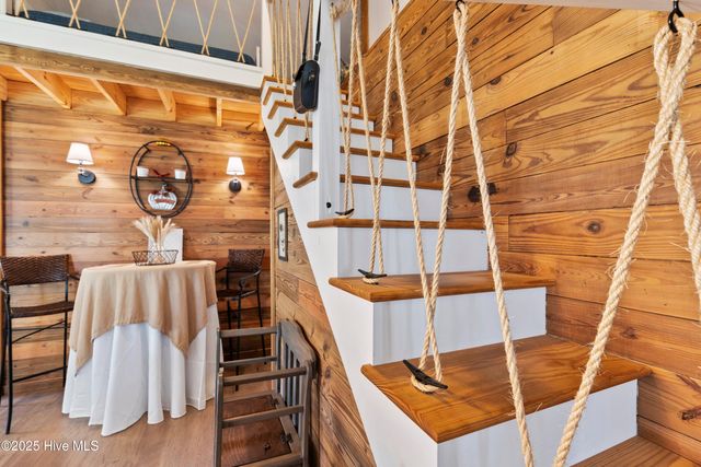 204 Lakeshore Drive, Lake Waccamaw, NC 28450