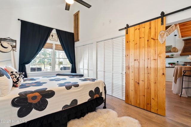 204 Lakeshore Drive, Lake Waccamaw, NC 28450