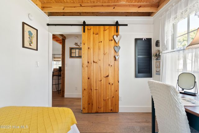 204 Lakeshore Drive, Lake Waccamaw, NC 28450