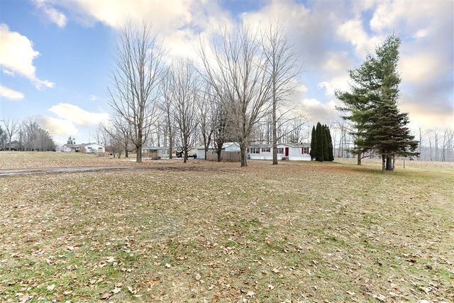 60123 Dailey Road, Dowagiac, MI 49047