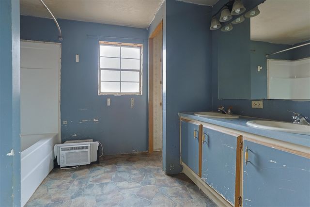 60123 Dailey Road, Dowagiac, MI 49047