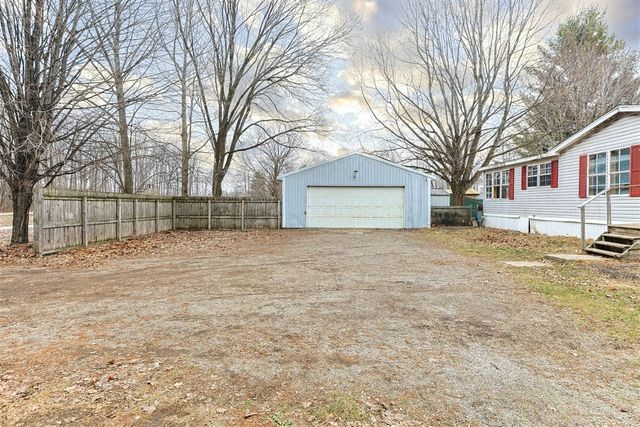 60123 Dailey Road, Dowagiac, MI 49047