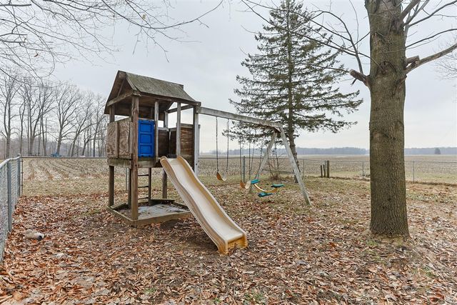 60123 Dailey Road, Dowagiac, MI 49047