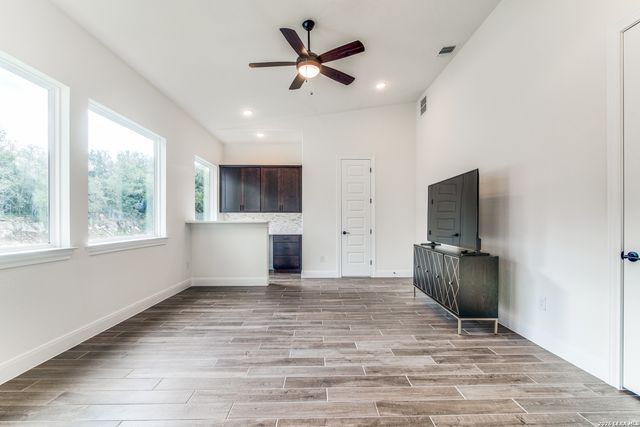 34726 Shelly Bridge Pt, Bulverde, TX 78163