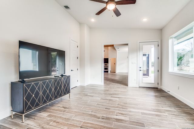 34726 Shelly Bridge Pt, Bulverde, TX 78163