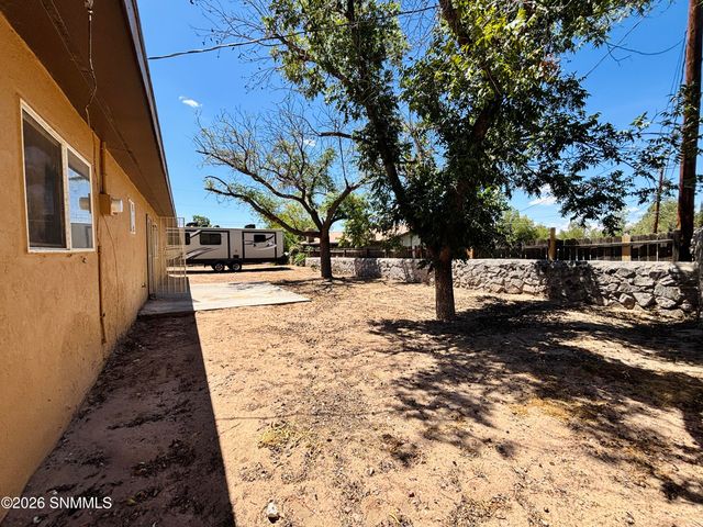 1605 Juniper Avenue, Las Cruces, NM 88001