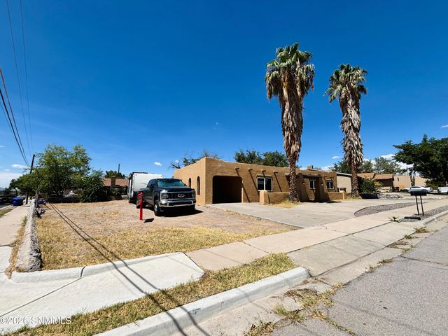 1605 Juniper Avenue, Las Cruces, NM 88001