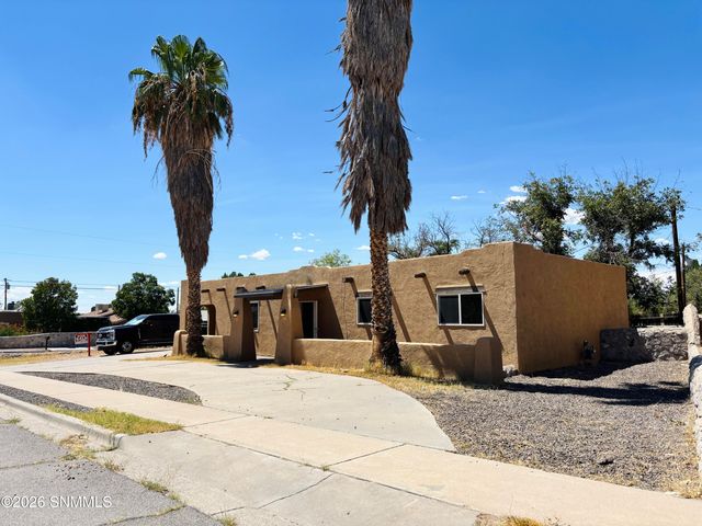 1605 Juniper Avenue, Las Cruces, NM 88001