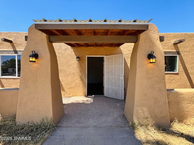 1605 Juniper Avenue, Las Cruces, NM 88001