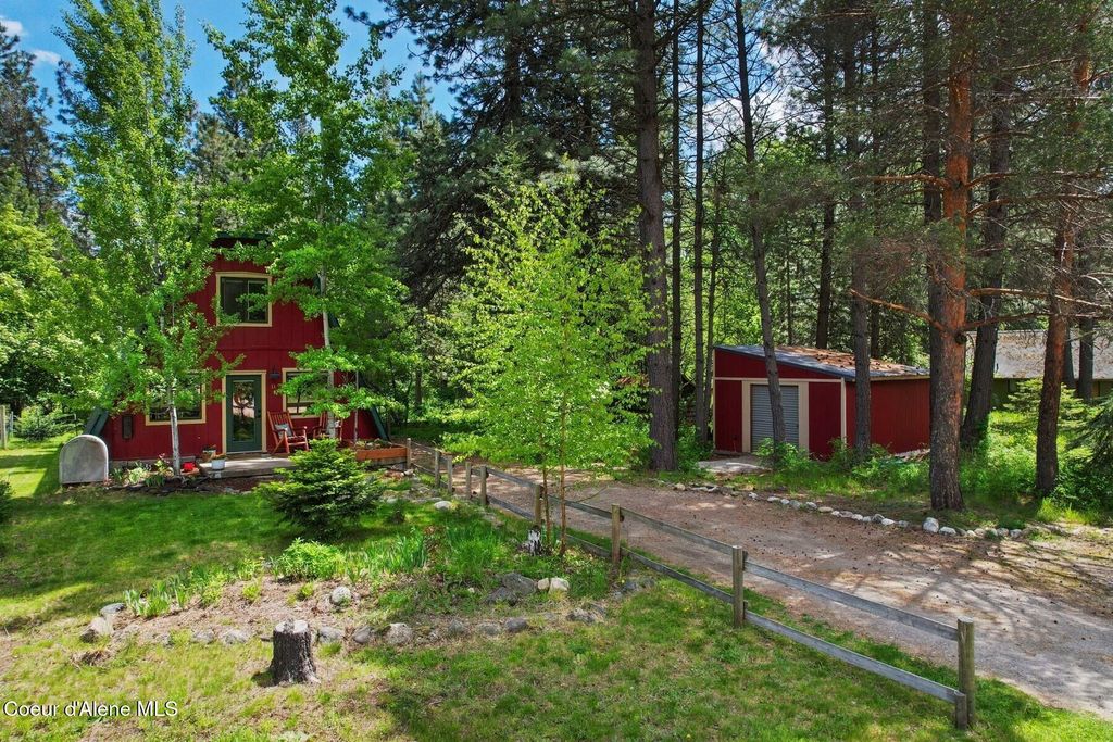 11 Hackney Ln, Sandpoint, ID 83864