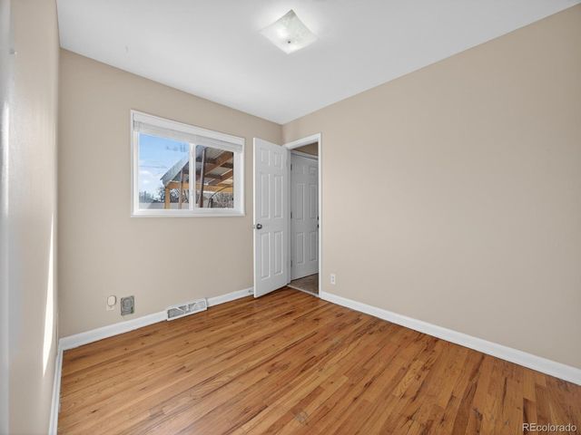 950 Jamaica St, Aurora, CO 80010