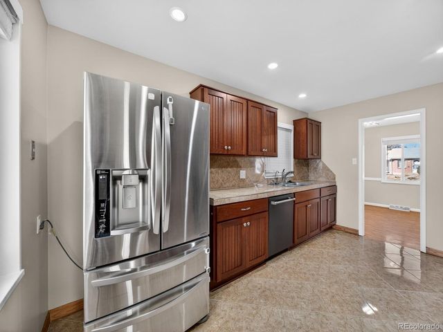 950 Jamaica St, Aurora, CO 80010