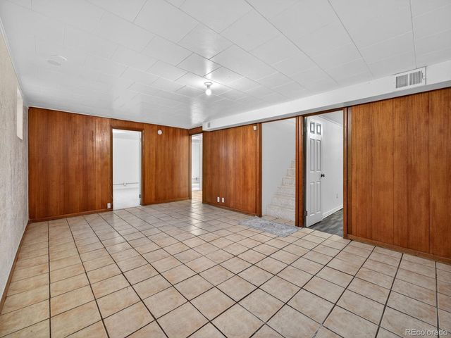 950 Jamaica St, Aurora, CO 80010