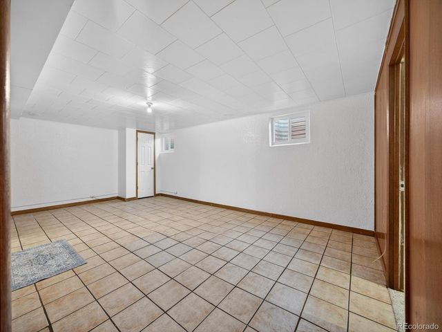 950 Jamaica St, Aurora, CO 80010