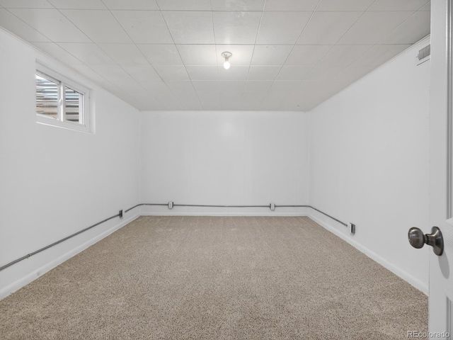 950 Jamaica St, Aurora, CO 80010