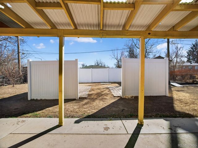 950 Jamaica St, Aurora, CO 80010