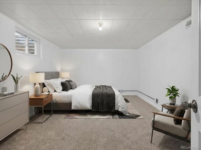 950 Jamaica St, Aurora, CO 80010