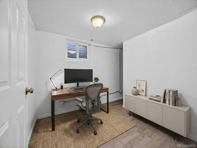 950 Jamaica St, Aurora, CO 80010