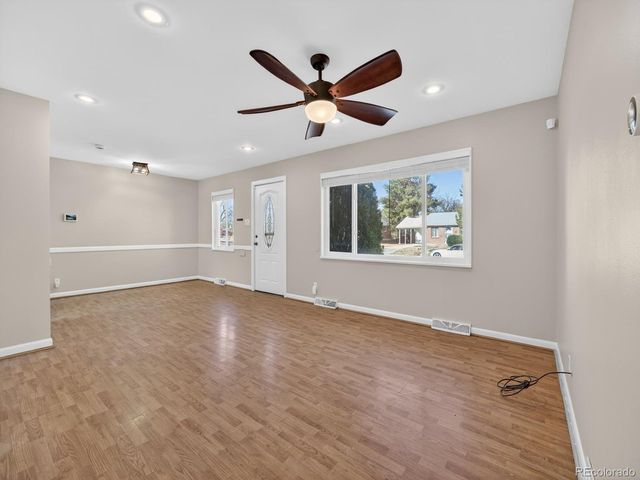 950 Jamaica St, Aurora, CO 80010