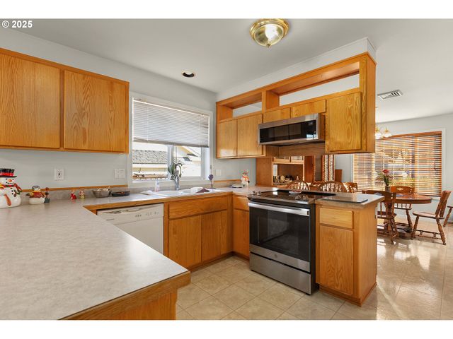 2657 GREYFOX Dr, Sutherlin, OR 97479